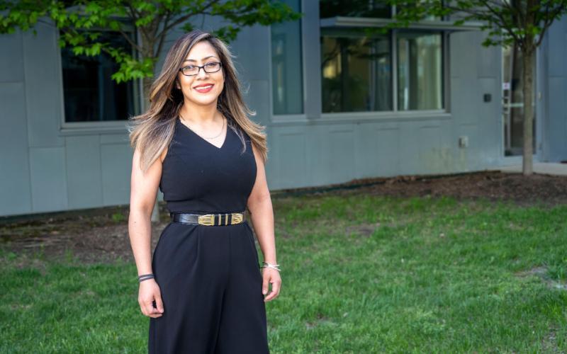 Karina Hernandez Flores, Spring 2022 ECC Graduate