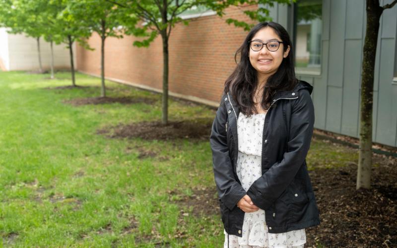 Claudia Robles, Spring 2022 ECC Graduate